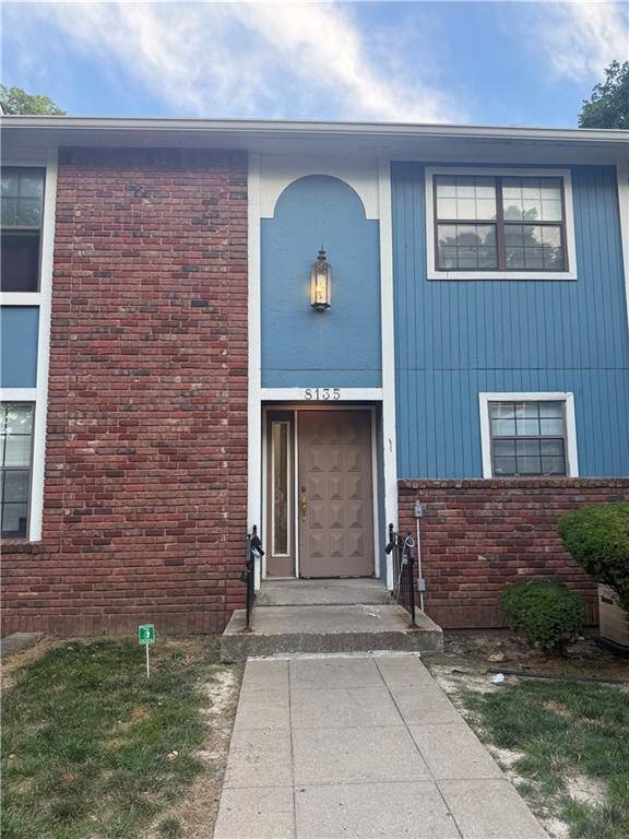 8135 HOLMES RD #202, Kansas City, MO 64131