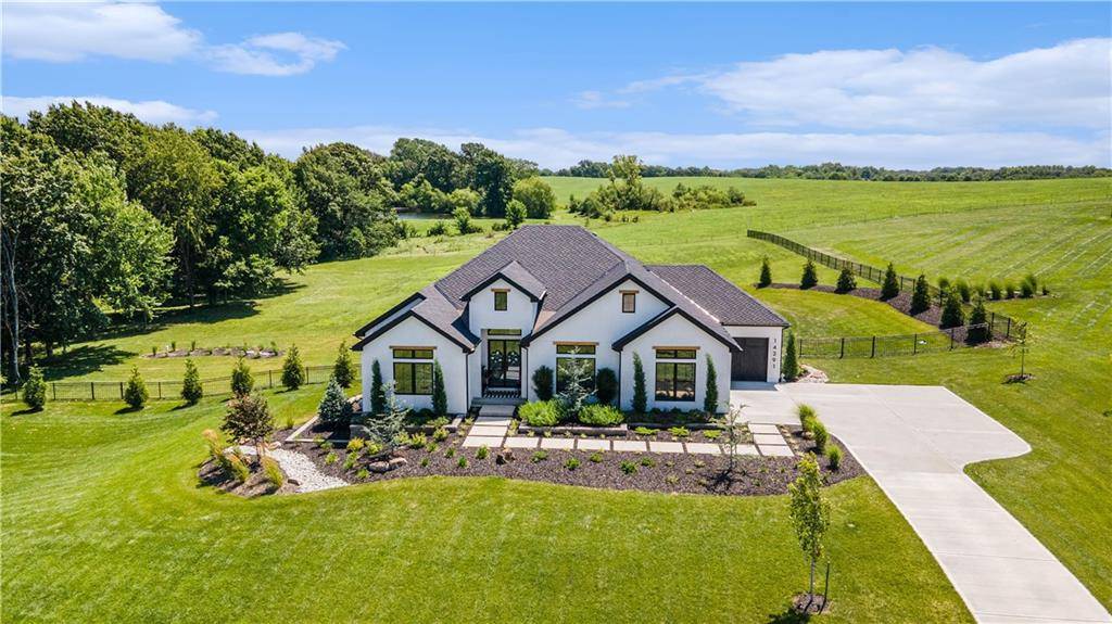 14291 Cattle Ranch DR, Smithville, MO 64089