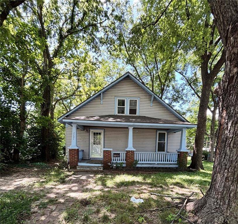 1121 S Grant AVE, Chanute, KS 66720