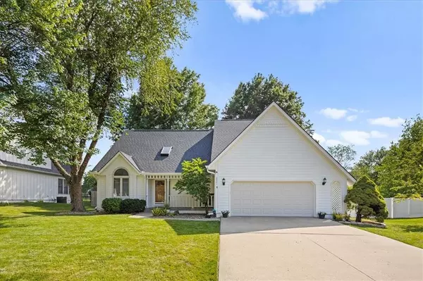 2221 NW Summerfield DR, Lee's Summit, MO 64081