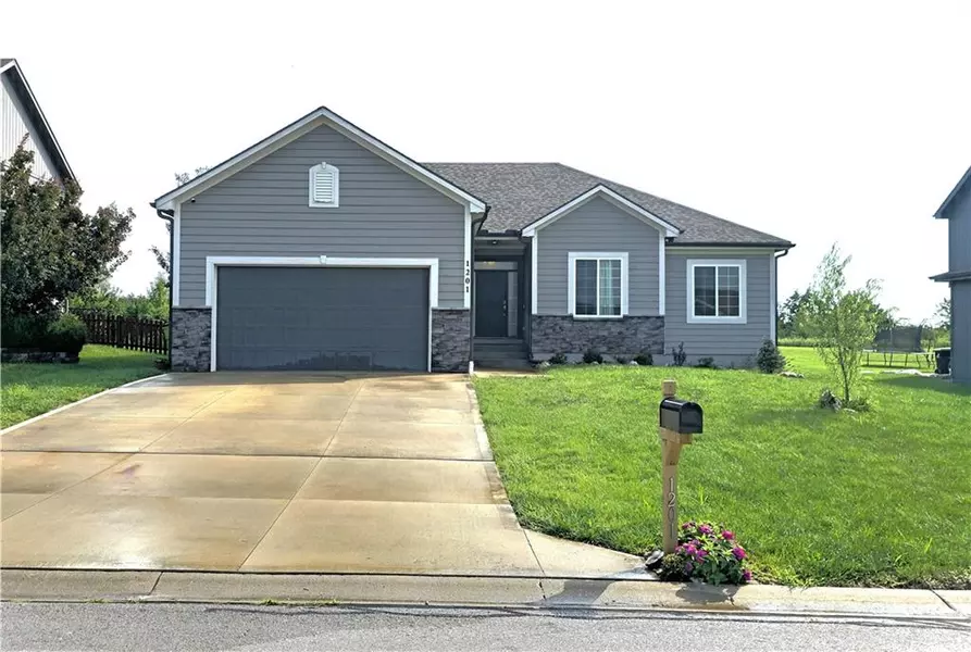 1201 Mesa DR, Belton, MO 64012