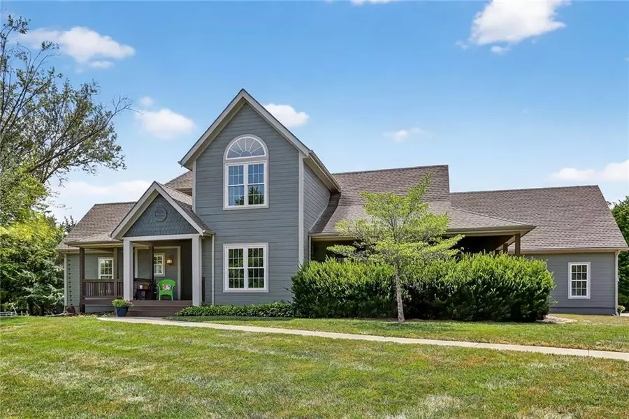 31225 W 102nd ST, De Soto, KS 66018