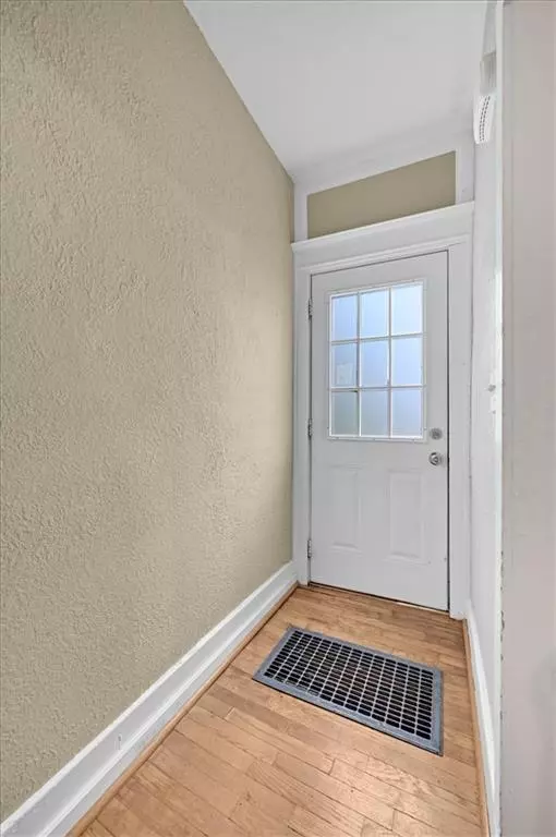 Leavenworth, KS 66048,319 Market ST