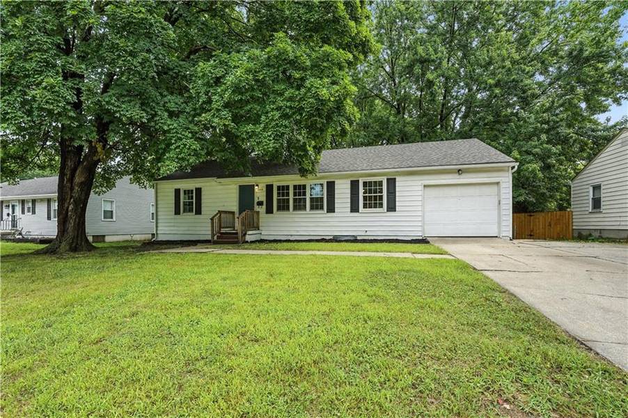 6513 N HARRISON ST, Gladstone, MO 64118