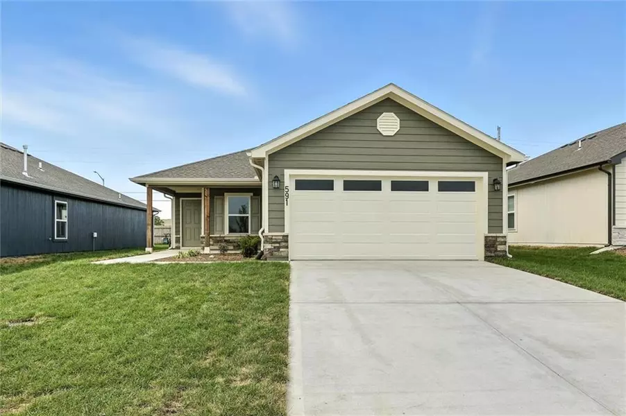 591 W Lanesfield ST, Gardner, KS 66030