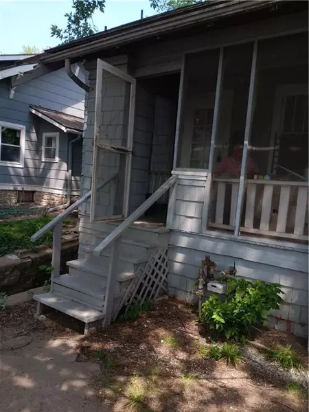 4011 STATELINE RD, Kansas City, MO 64111