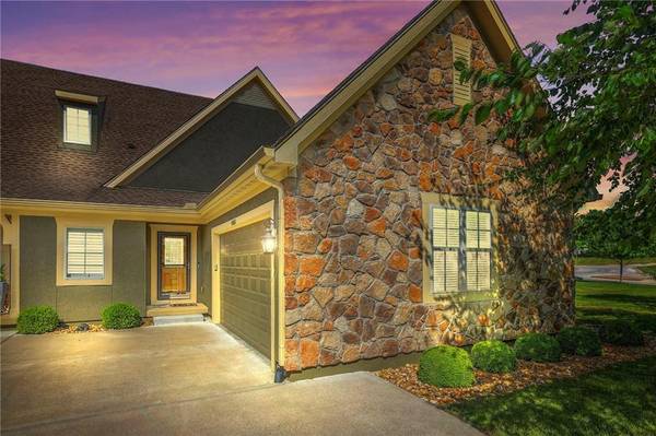 14851 Meadow LN, Leawood, KS 66224