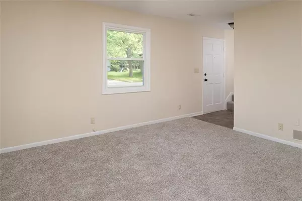 Kearney, MO 64060,303 E 11th ST