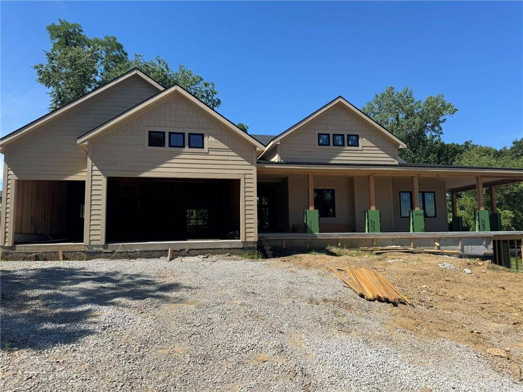 6130 S National DR, Parkville, MO 64152