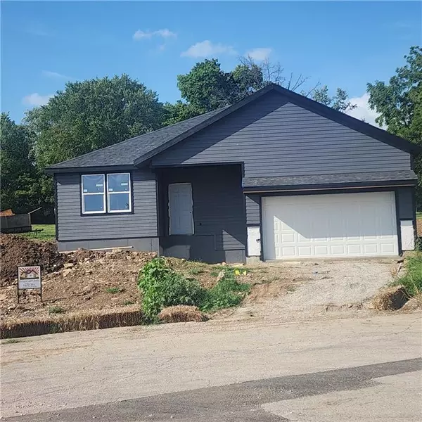 14404 E 49th TER, Kansas City, MO 64136