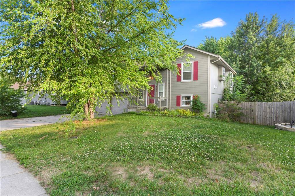 1104 N Viking DR, Independence, MO 64056