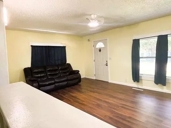 Burlington, KS 66839,621 N 3rd ST