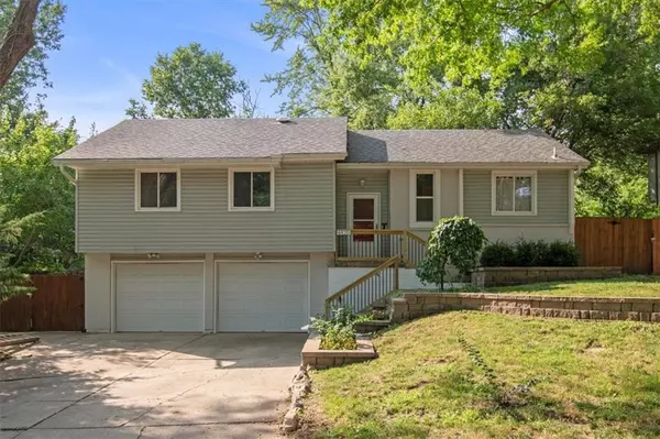 4820 S Kendall DR, Independence, MO 64055