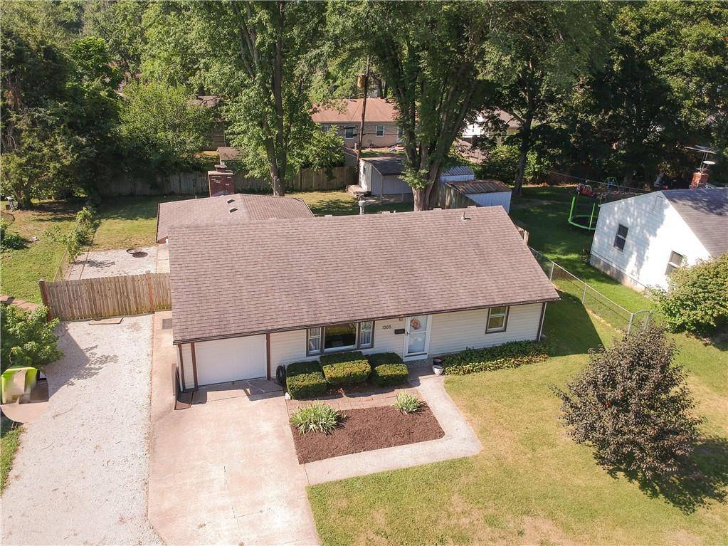 1305 NE 67th PL, Gladstone, MO 64118