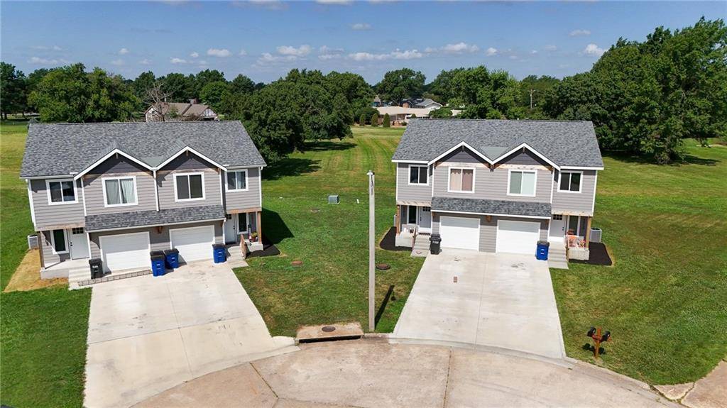 2409/2410 W 3rd ST, Chanute, KS 66720