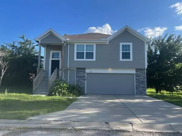 10909 Highview RD, Peculiar, MO 64078