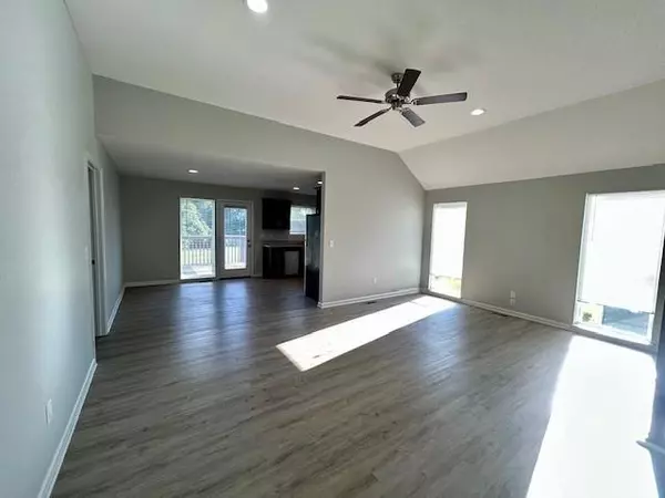 Peculiar, MO 64078,21810 Southcreek RD