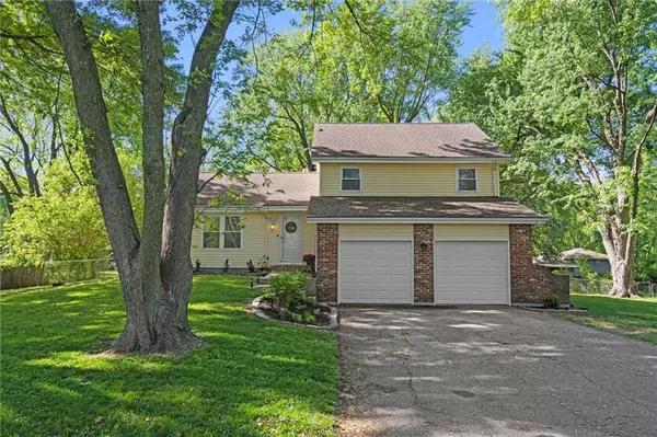 813 NE 113 TER, Kansas City, MO 64155