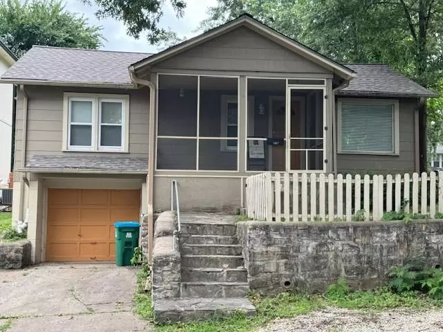 1917 W 48th ST, Westwood, KS 66205