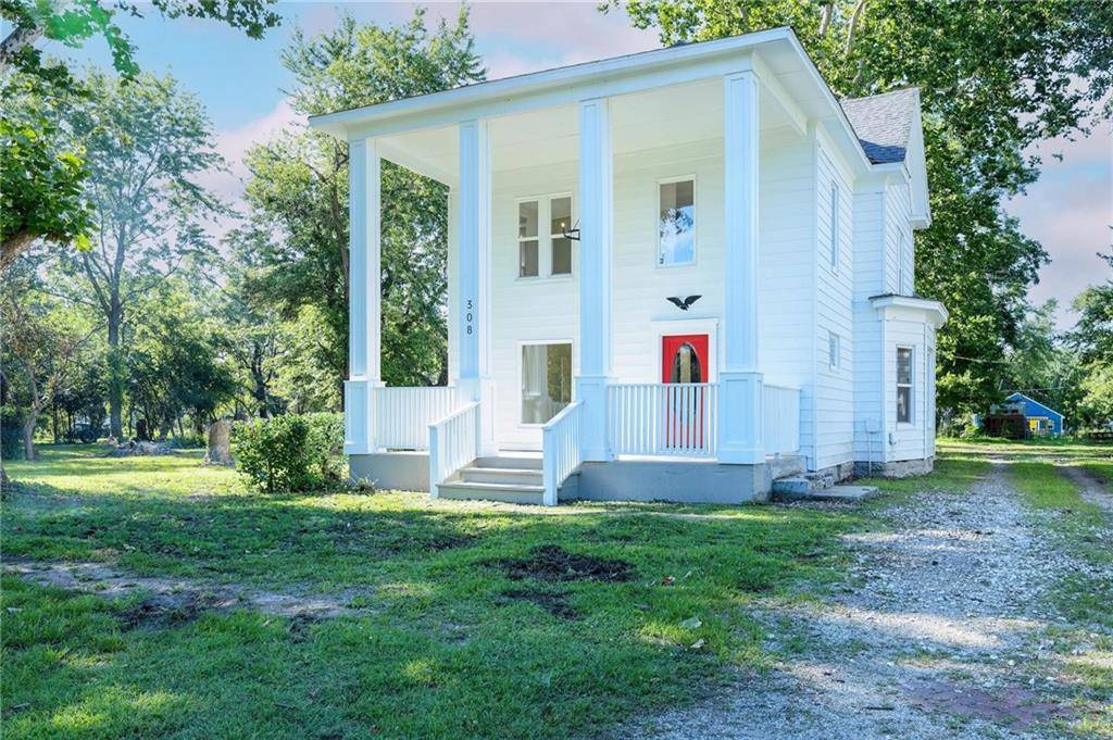 308 W Pine ST, Cherokee, KS 66724