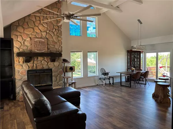 Paola, KS 66071,31731 Lookout RD