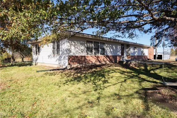 Wellsville, KS 66092,2334 N 100 RD