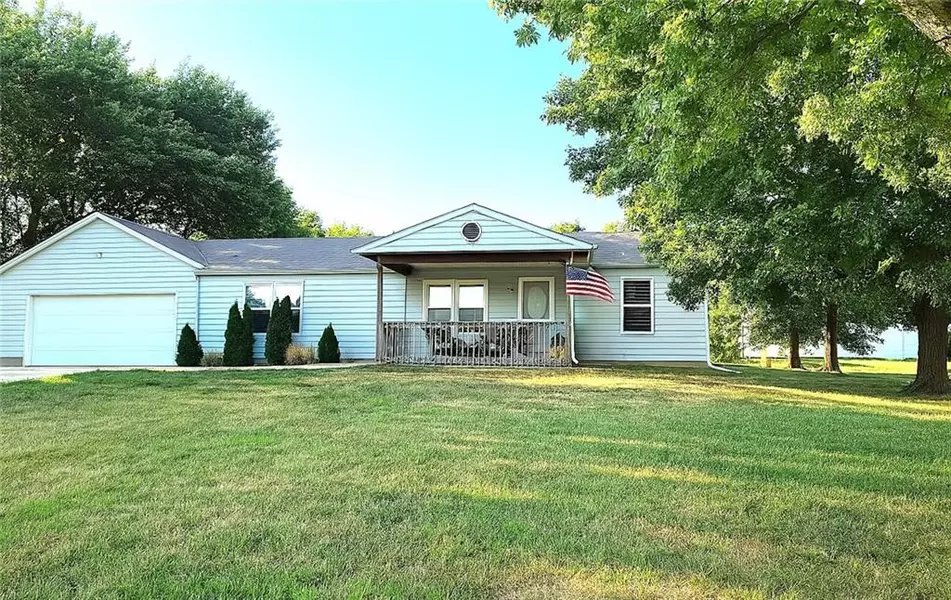 319 E 8th ST, Wellsville, KS 66092