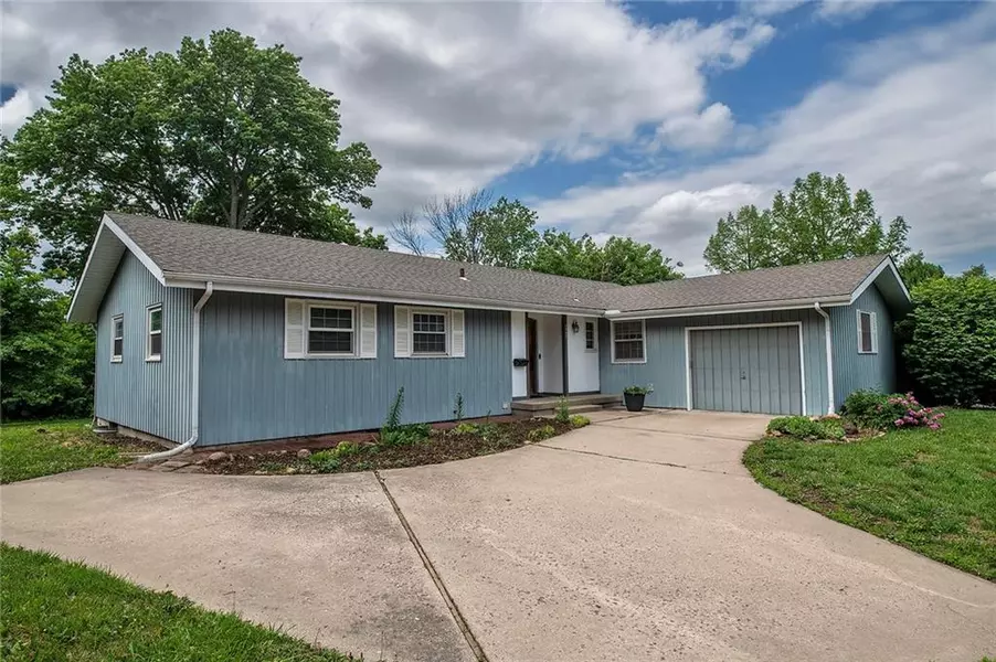 2439 Jasu DR, Lawrence, KS 66046