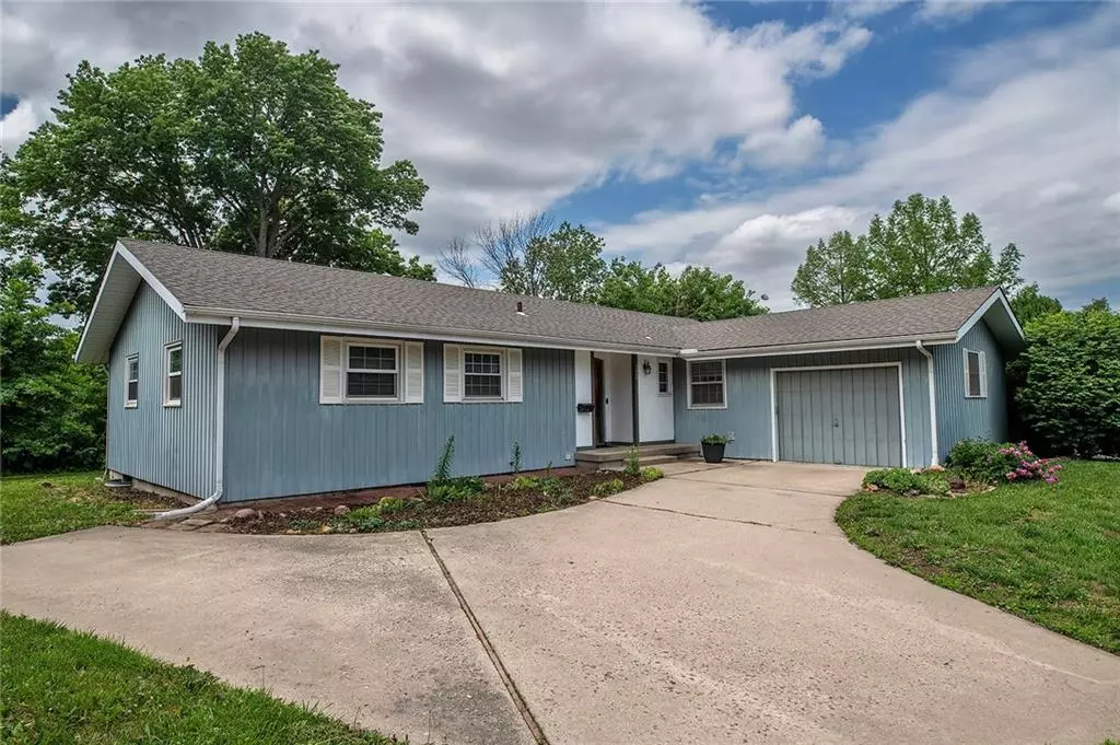 Lawrence, KS 66046,2439 Jasu DR