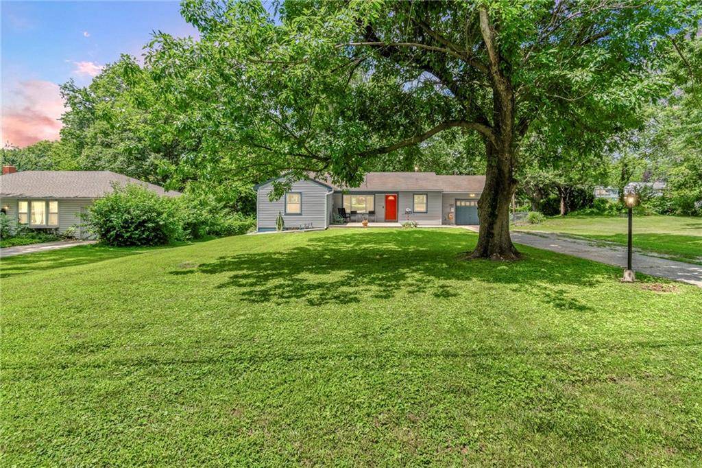 4506 Westridge RD, Kansas City, MO 64133