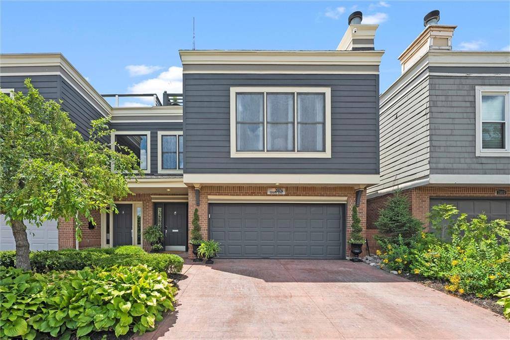 2974 Grand ST, Kansas City, MO 64108