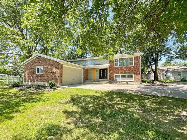 2612 Wing AVE, Sedalia, MO 65301