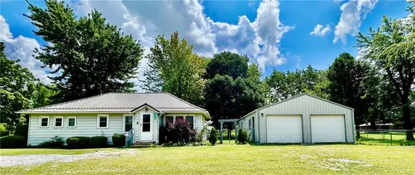 301 S 6th ST, Walker, MO 64790