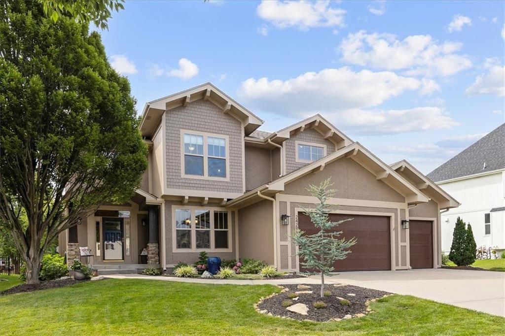 24299 W 109th TER, Olathe, KS 66061