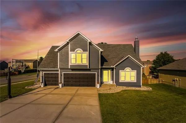 7419 N Booth AVE, Kansas City, MO 64158
