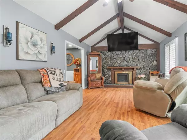 St Joseph, MO 64506,5114 Mockingbird LN