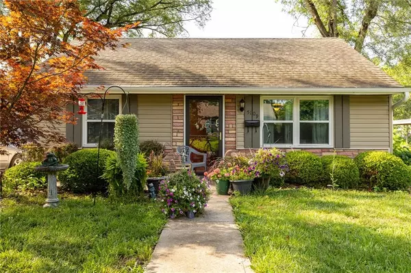5109 Crest DR, Kansas City, KS 66106