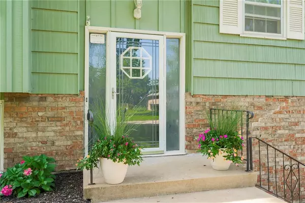 Lenexa, KS 66215,12831 W 99th ST