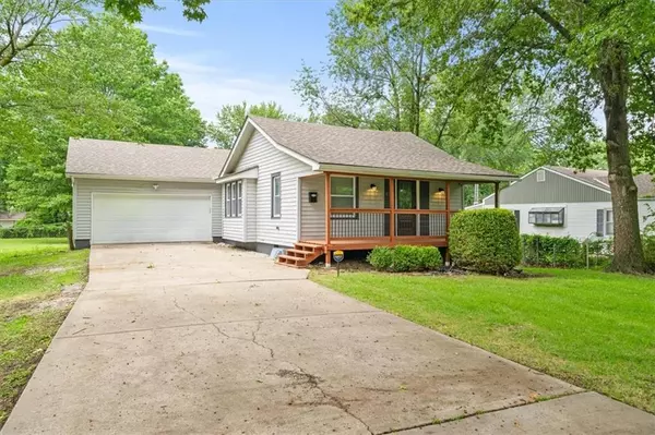 Raytown, MO 64138,8512 Greenwood RD