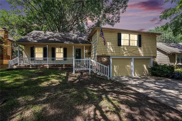 10928 W 91ST ST, Overland Park, KS 66214