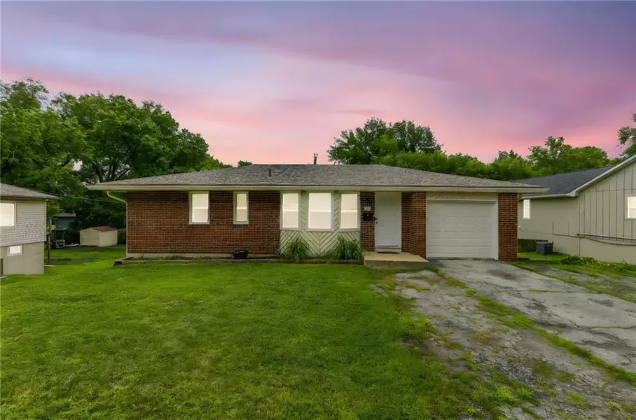 6727 Quivira RD, Shawnee, KS 66216