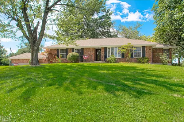 Parkville, MO 64152,12039 Crooked RD