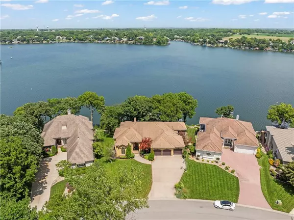 Lake Winnebago, MO 64034,432 S Shore DR