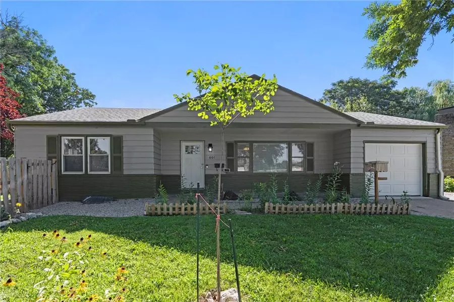601 E 81st TER, Kansas City, MO 64131
