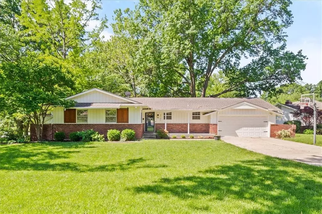 Overland Park, KS 66206,3701 W 96th ST