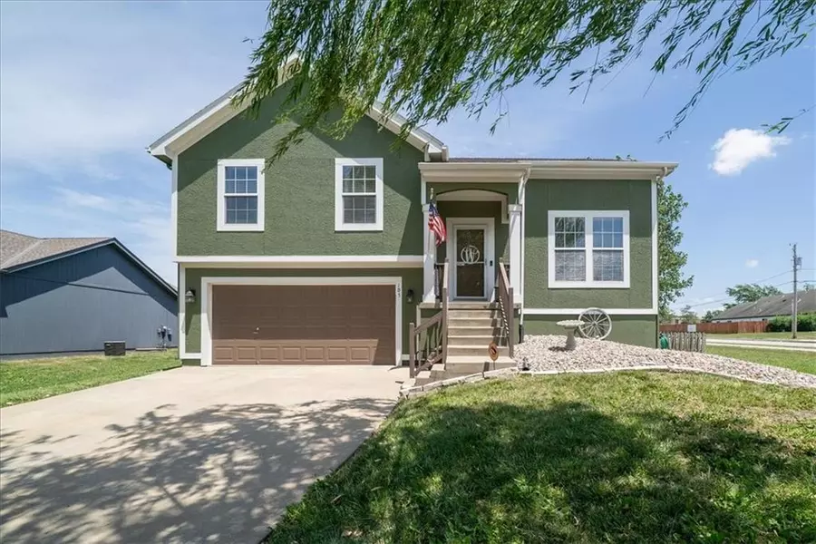 103 N Pecan ST, Gardner, KS 66030