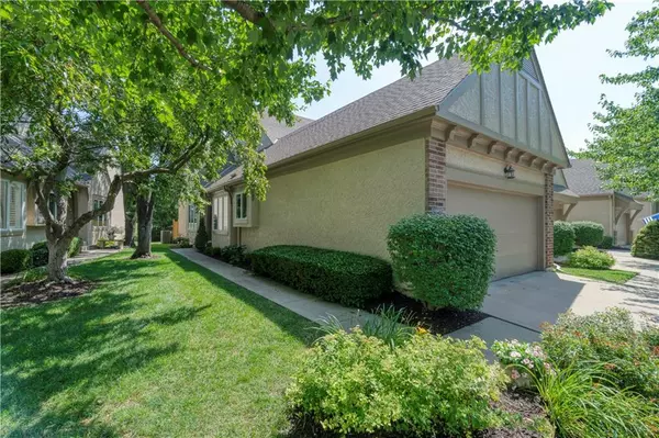 Overland Park, KS 66223,14343 Russell ST