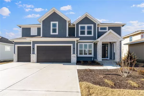 17158 W 164th TER, Olathe, KS 66062