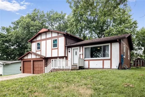 Overland Park, KS 66212,8826 Marty ST