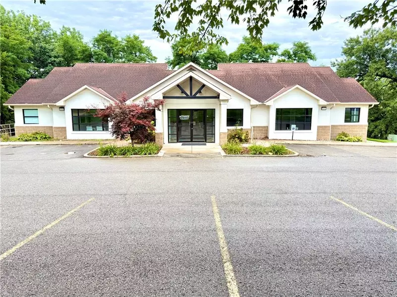 707 N 36th ST, St Joseph, MO 64506